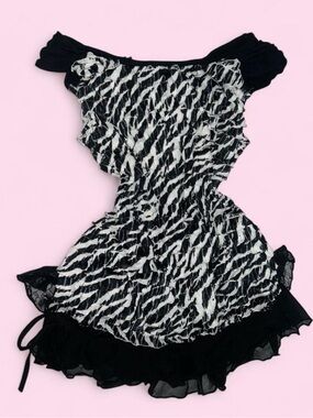AGB Black and White Zebra-Print Ruffle Blouse